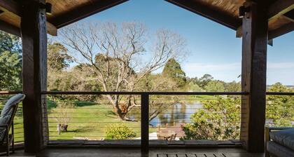 'The Berry Lake House' - Private Luxury Estate