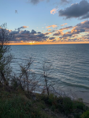 Lake House -1 block from Lake Michigan Sunsets 