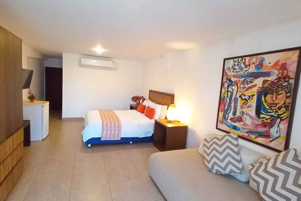 Deluxe Room, 1 Queen Bed with Sofa bed, Ocean View | Premium bedding, down duvets, pillow-top beds, minibar