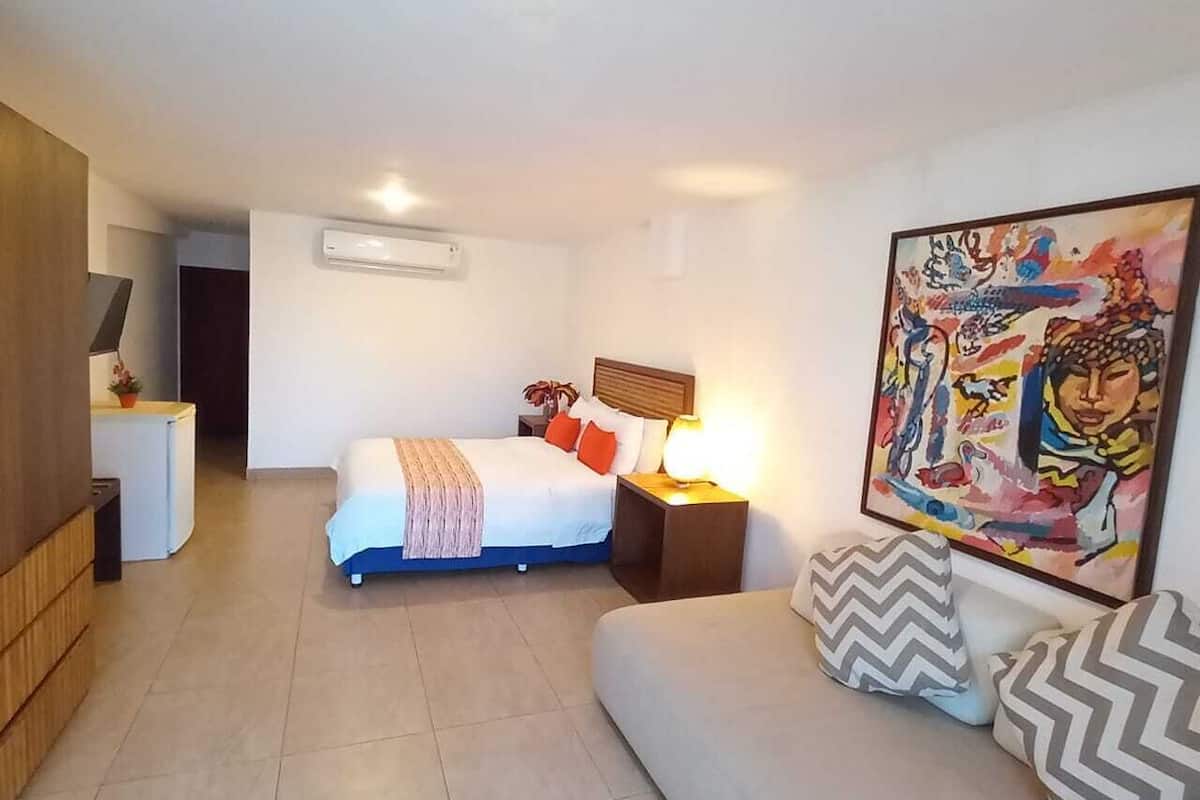 Deluxe Room, 1 Queen Bed with Sofa bed, Ocean View | Premium bedding, down comforters, pillowtop beds, minibar