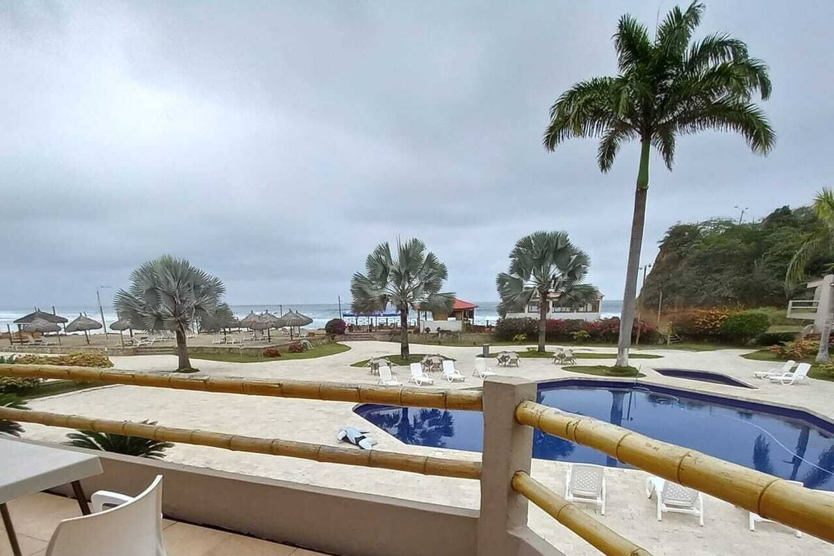 Suite, Ocean View | Premium bedding, down duvets, pillow-top beds, minibar