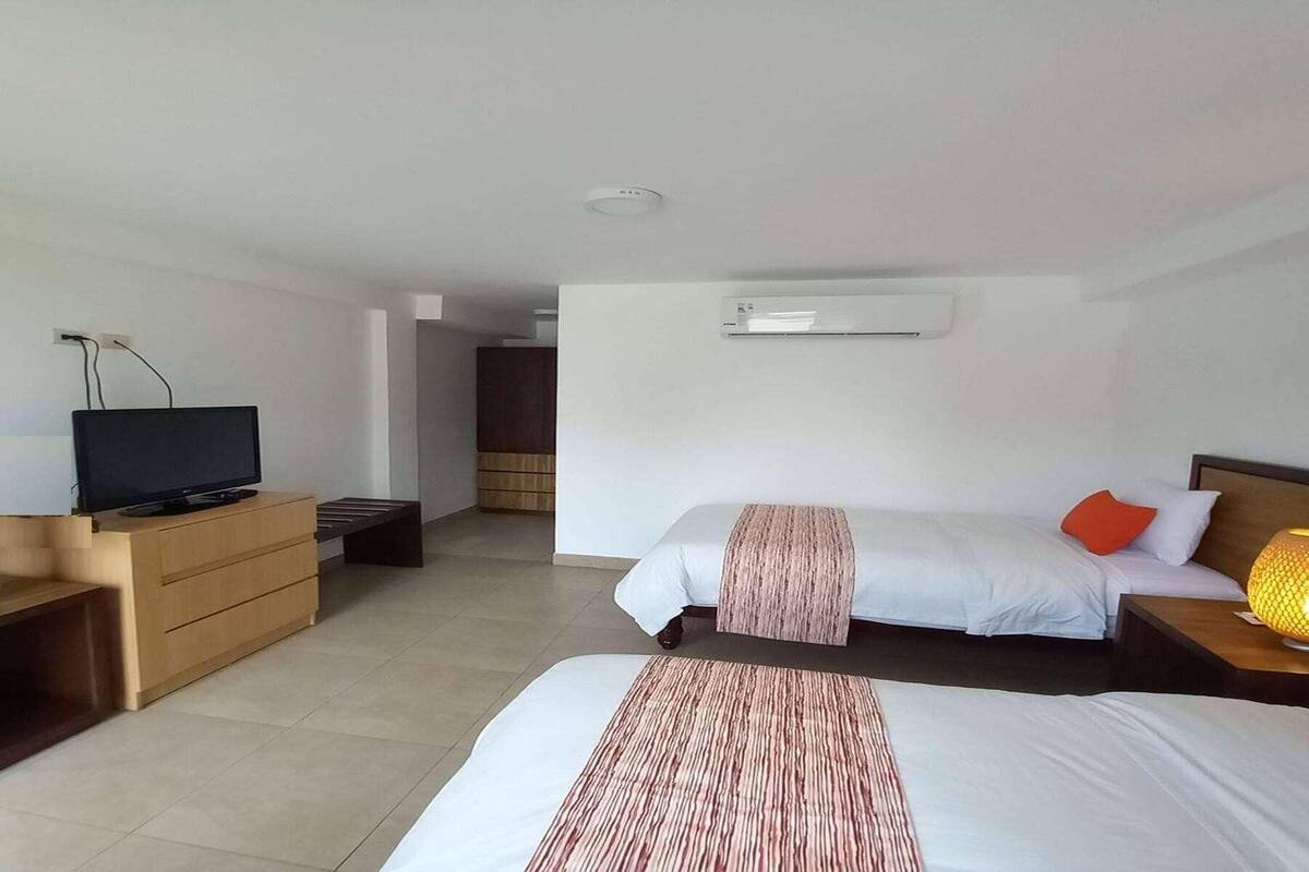 Hochwertige Bettwaren, Daunenbettdecken, Pillowtop-Betten, Minibar