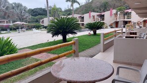 เครื่องนอนระดับพรีเมียม, ผ้านวมขนเป็ด, เตียงพร้อมฟูกเสริมที่นอน