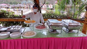 Free daily buffet breakfast