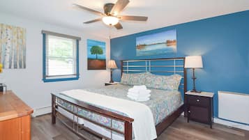 4 bedrooms, iron/ironing board, free WiFi, bed sheets
