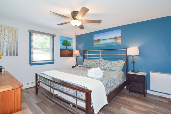 4 bedrooms, iron/ironing board, free WiFi, bed sheets