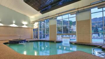 Piscine couverte, piscine extérieure