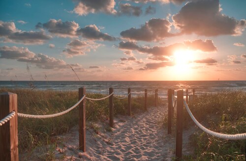 Turtle Cove Hot Tub/Heated Pool in Historic Delray