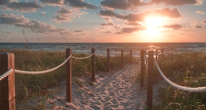 Turtle Cove Hot Tub/Heated Pool in Historic Delray