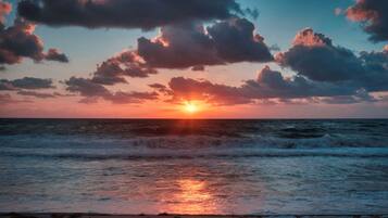 Beach nearby, sun loungers, beach towels