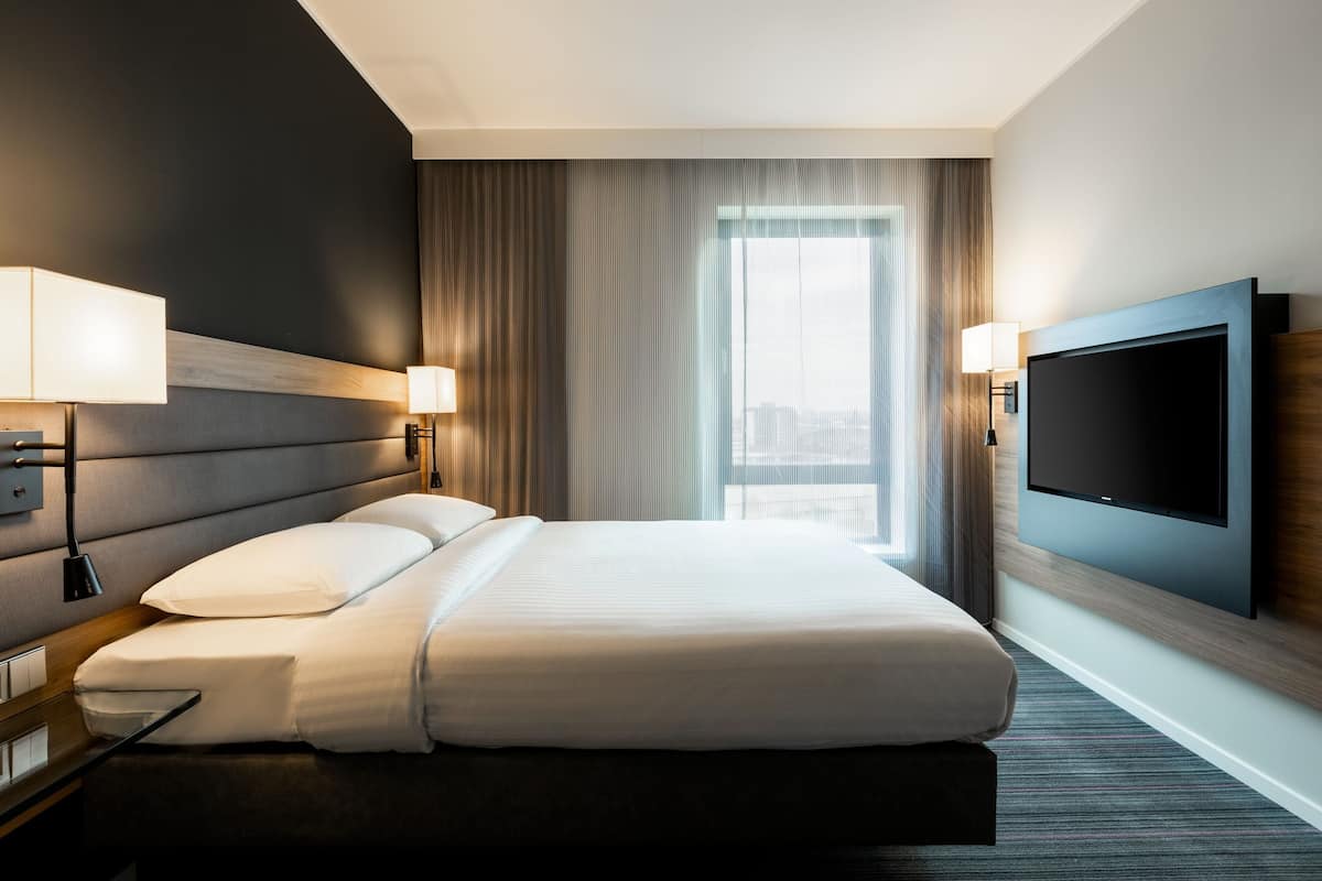 1 bedroom, laptop workspace, blackout curtains, soundproofing