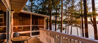 Cottage House on Little Hills Lake; Beach, Pier, Kayaks, Paddleboards & more