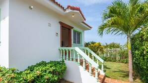 Pintu masuk properti