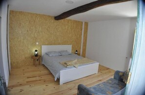 1 makuuhuone, vauvan matkasänky, ilmainen Wi-Fi, vuodevaatteet