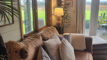 30-inch TV with digital channels, fireplace