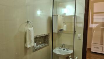 シャワー、タオル