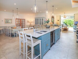 Interior - Fern Bank (Penrith)