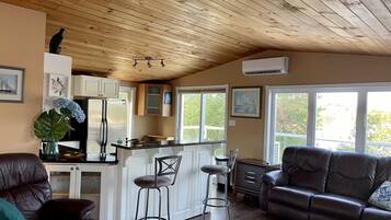 Smart TV, fireplace, offices