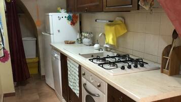 Kühlschrank, Ofen, Herdplatte, Geschirrspüler