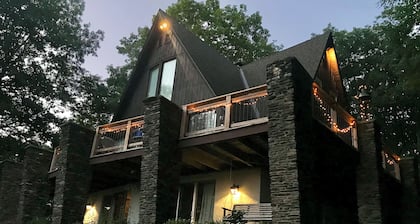 Views!-Spacious 3-floor Custom Chalet. 18 acres. Ski most resorts within an hour