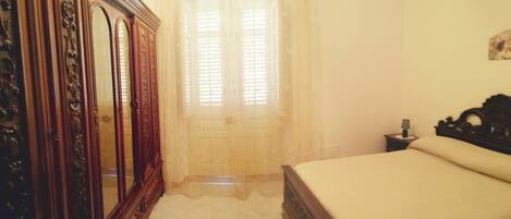 1 chambre, fer et planche à repasser, Wi-Fi gratuit, draps fournis