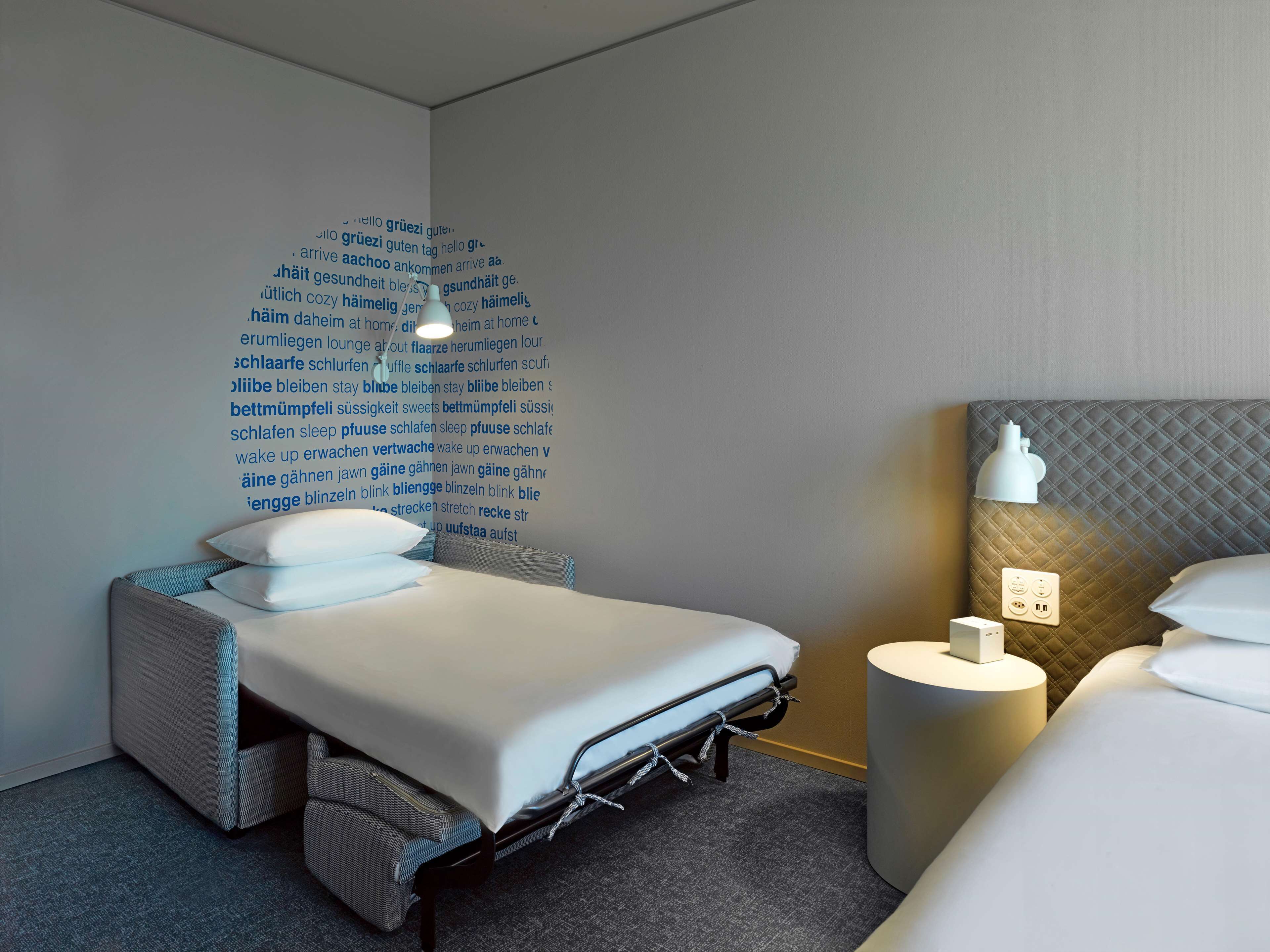 Ropa de cama hipoalergénica, minibar, caja fuerte y escritorio