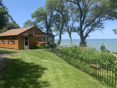 Enjoy the views at this Gorgeous Lakeside Get-away!