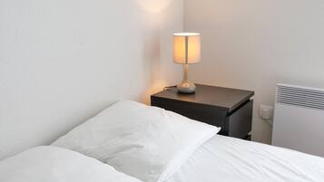 3 bedrooms, iron/ironing board, free WiFi