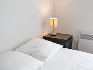 3 bedrooms, iron/ironing board, free WiFi