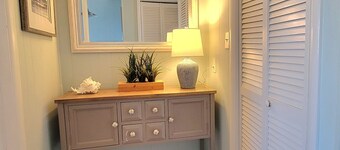 Best 1 Bedroom in SIC! 1 Block to the Beach.. A+ location .. Walk to Everything!