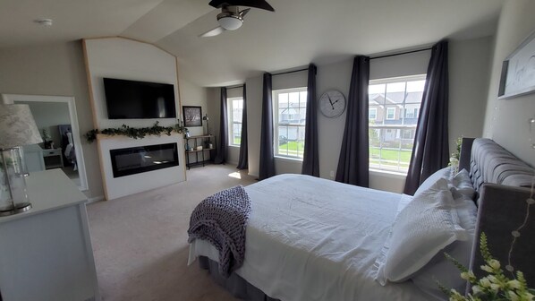 4 bedrooms, travel crib, WiFi, bed sheets