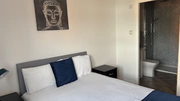 3 dormitorios, tabla de planchar con plancha, wifi gratis y ropa de cama