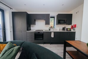 Cottage | Dapur pribadi | Lemari es, mesin pencuci piring, ketel listrik, dan pemanggang roti