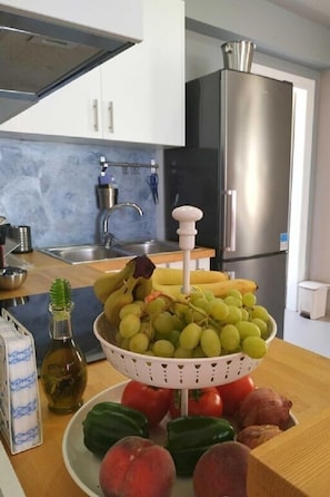 Refrigerador, microondas, horno y lavavajillas
