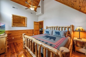 3 bedrooms, desk, iron/ironing board, travel cot