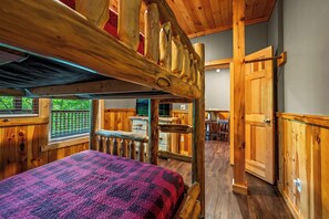 3 bedrooms, desk, iron/ironing board, travel cot