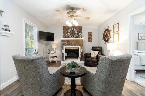 Welcome to Forest Lakehouse at Lake Cumberland – Your Ideal Cabin Retreat!