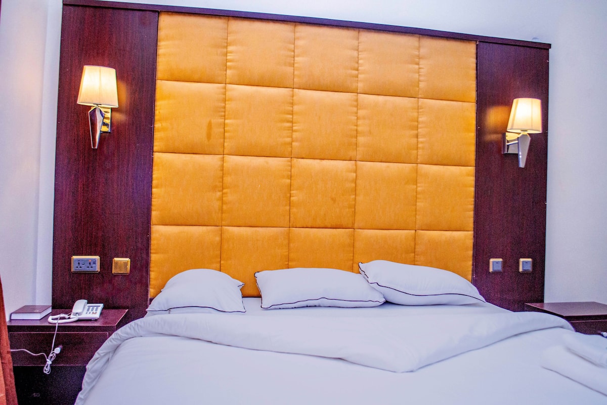 Habitación ejecutiva | Decoración personalizada y muebles diferentes