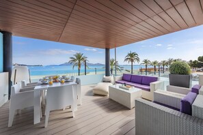 Outdoor dining - Londres Derecha Beachfront apartment in Puerto Pollensa (Puerto Pollensa)