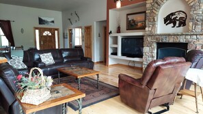 Smart-TV, Kamin, Arbeitsbereiche