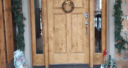 Gorgeous, spacious, custom home, views, large fenced yard. Fast fiber internet!