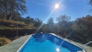 Outdoor pool - Private house close to Sequoia National Park with pool and private river access (Three Rivers)