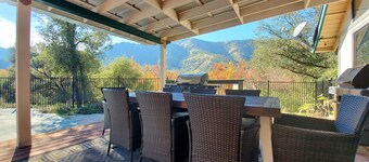 Private house close to Sequoia National Park with pool and private river access