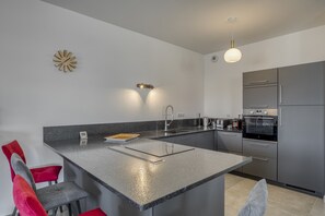 Fridge, microwave, oven, dishwasher