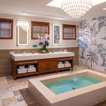 Hypo-allergenic bedding, free minibar, in-room safe, blackout drapes