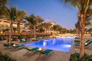 9 piscines extérieures
