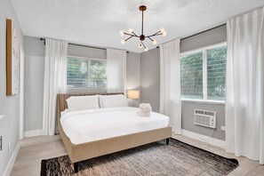 2 bedrooms, iron/ironing board, free WiFi, bed sheets - Astoria Suite 2BD/2BA Miami Beach Lincoln Casa (Miami Beach)