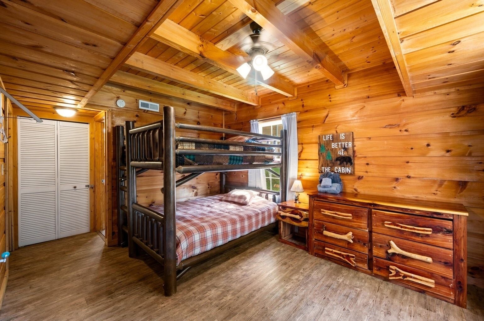 2 makuuhuonetta, ilmainen Wi-Fi, vuodevaatteet