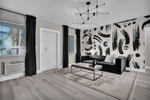 Smart TV - SOHO Suite 2 Bd/2BA Miami Beach Lincoln Casa (Miami Beach)