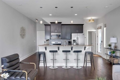 Nashville Retreat • Rooftop Skyline Views